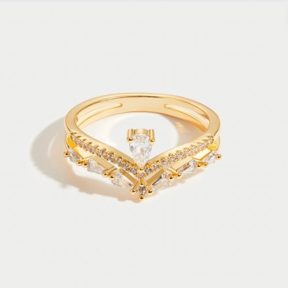 Valeria - Sophisticated Crystal Ring