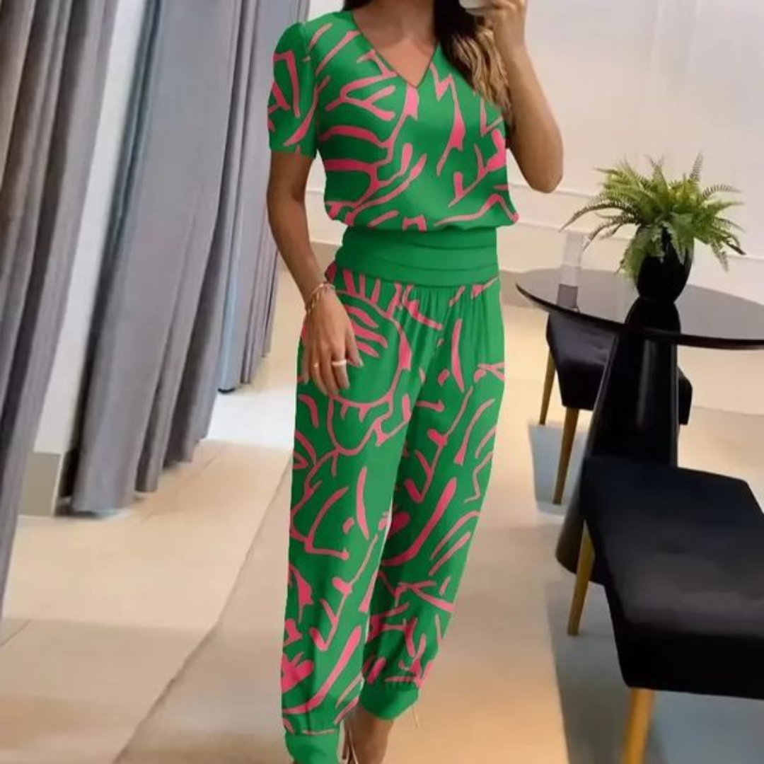 Daphne - Chic and Fashionable Ensemble