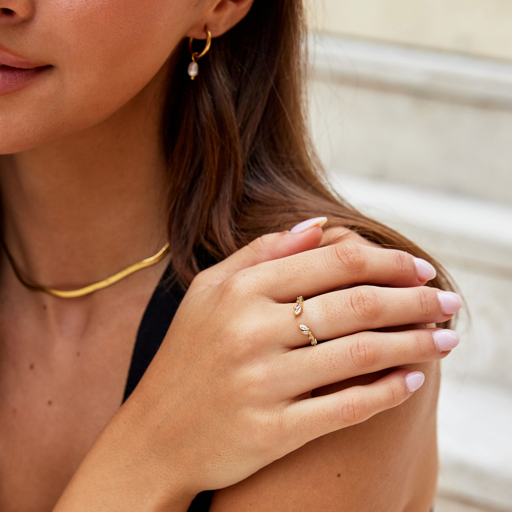 Noelia - Golden Crystal Glass Ring