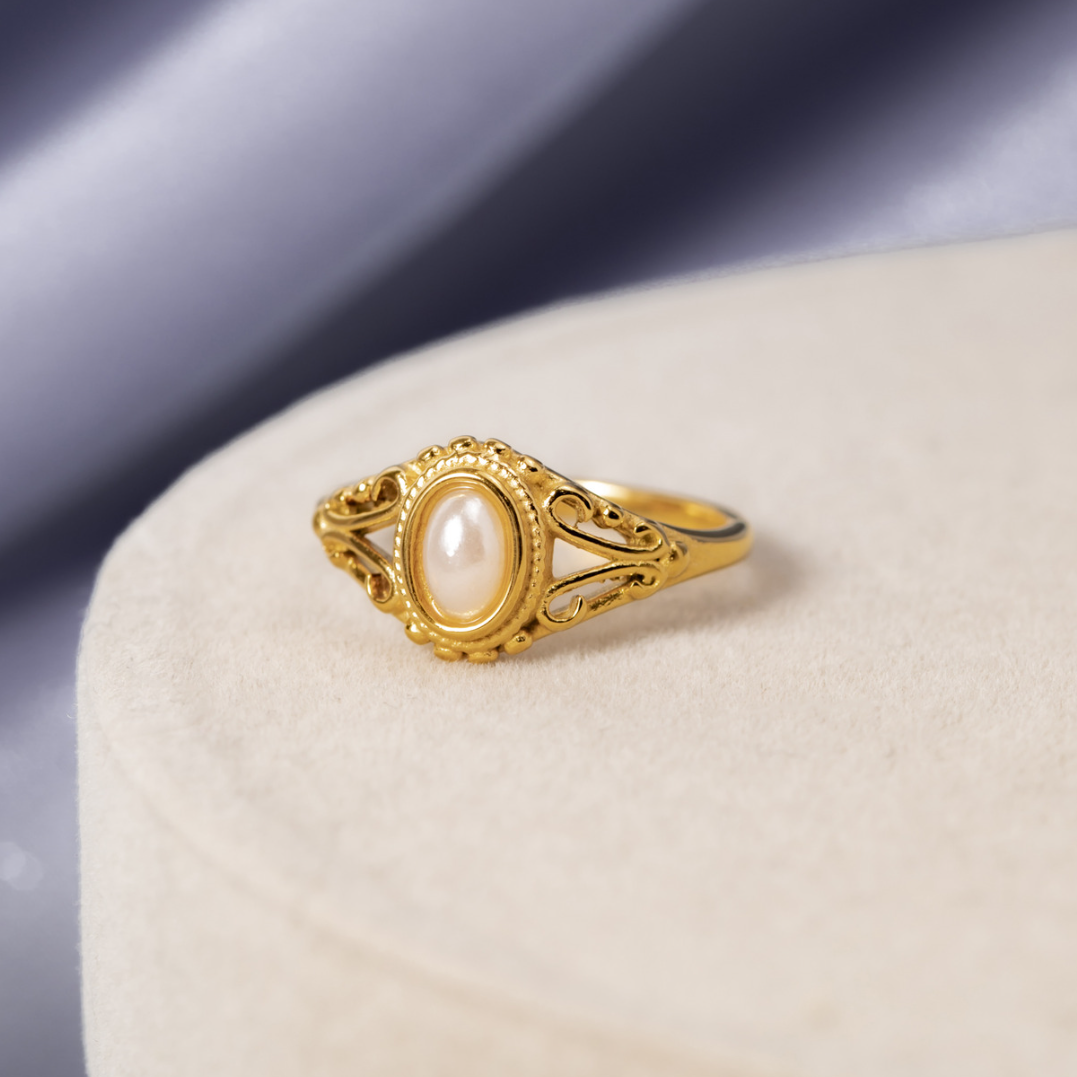 Aitana - Classic Pearl Vintage Ring